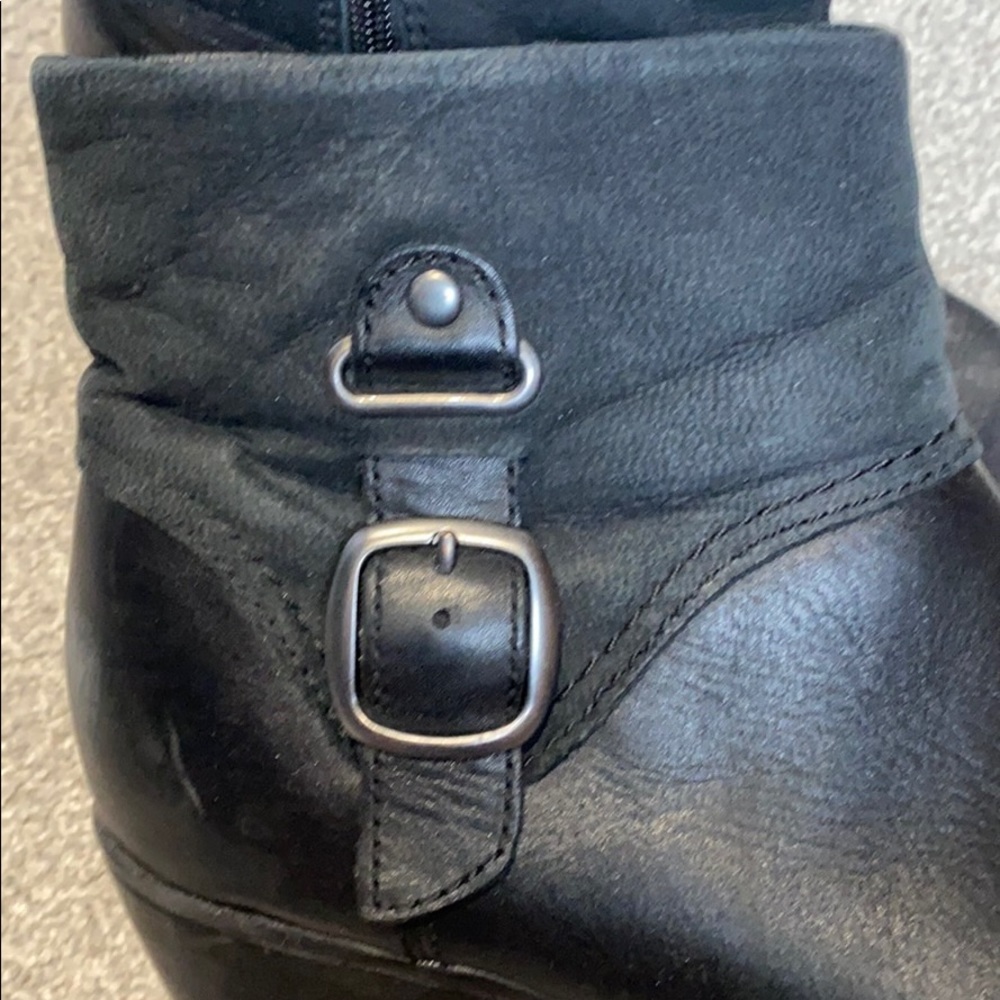 Clarks Ankle Boots - Picture 3 of 4